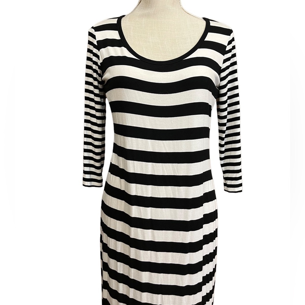 โ#20 Calvin Klein Navy Blue and White Stripped Maxi Dress Size 6 EUC